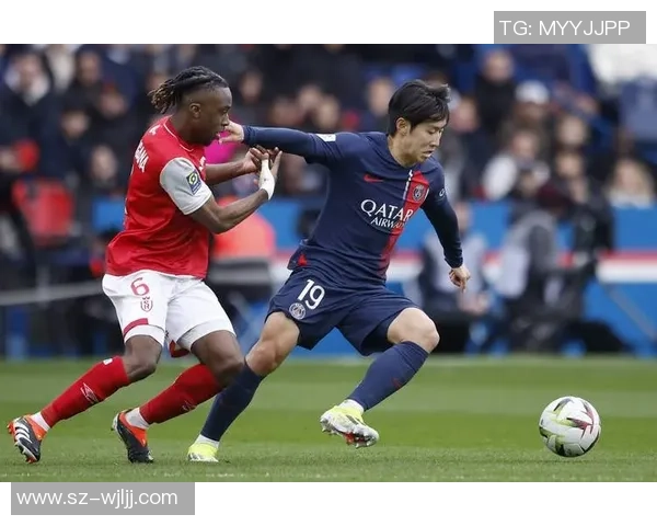 足总杯激战：拜仁逆转巴黎圣日耳曼引发转会风波与全场沸腾