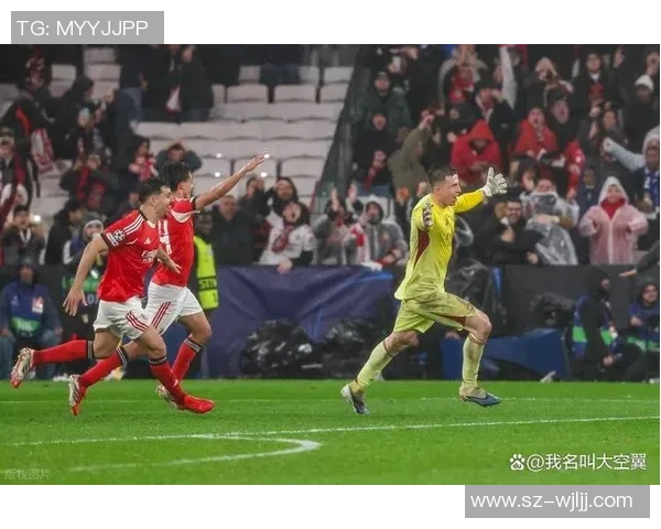 欧冠激战:本菲卡与国米战平红牌争议引发全场热议 欧冠激战:本菲卡与国米战平红牌争议引发全场热议